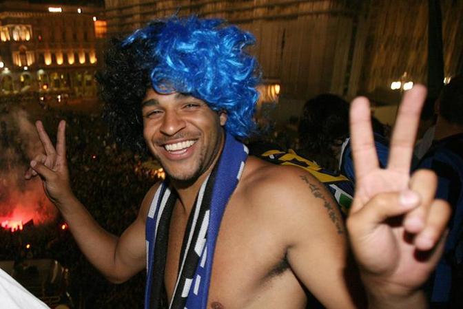 2001: fu rilevato dal Flamengo nell'ambito della trattativa che port alla cessione di Vampeta al club brasiliano. Fra altrene vicende (e prestiti) rest all'Inter fino al 2009. Afp